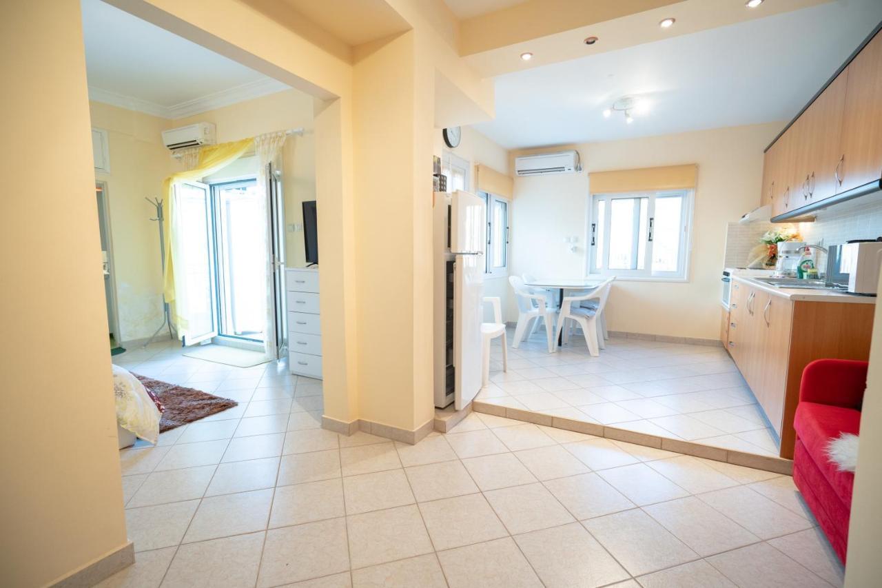 Attica Train Station 1 Bedroom 4 Pers Apartment Athene Buitenkant foto
